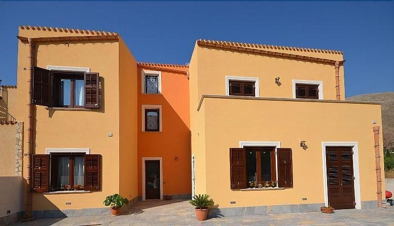 كاستيلوزو Baia Santa Margherita B&B المظهر الخارجي الصورة